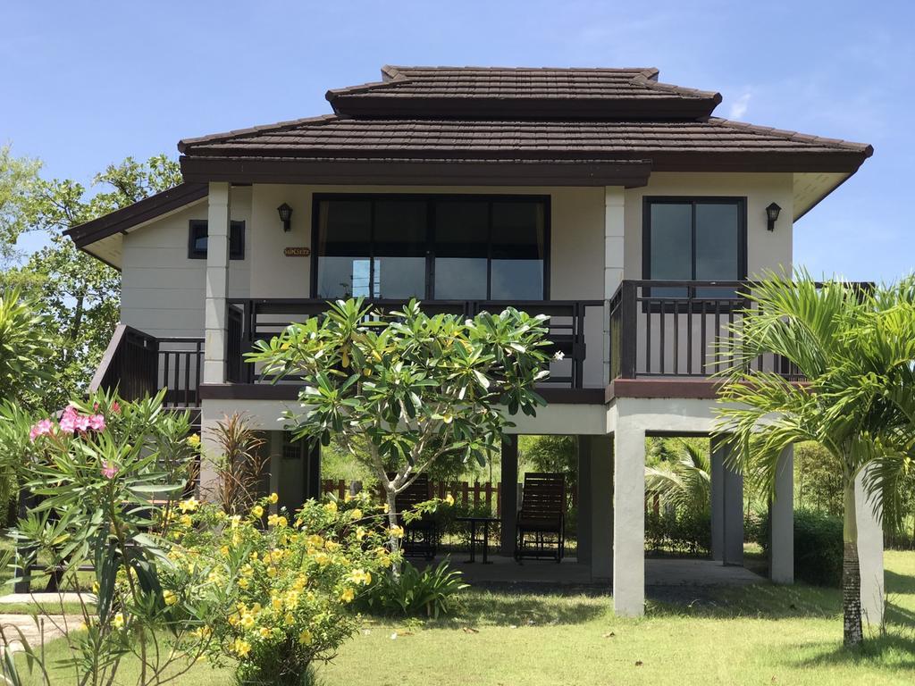 The Hip Resort @ Khao Lak Банг-Сак Экстерьер фото