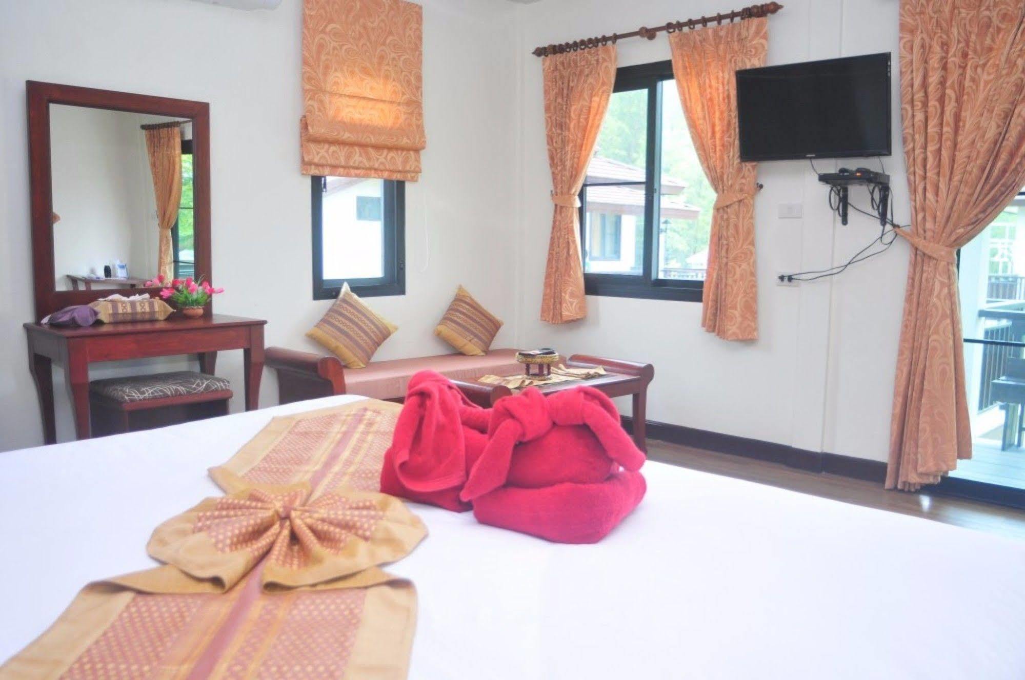 The Hip Resort @ Khao Lak Банг-Сак Экстерьер фото