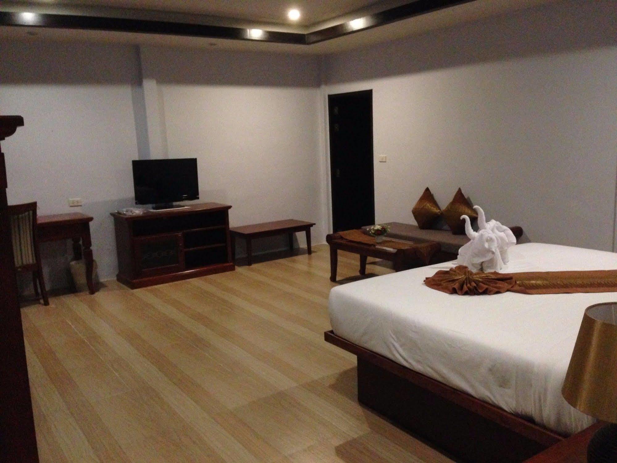 The Hip Resort @ Khao Lak Банг-Сак Экстерьер фото